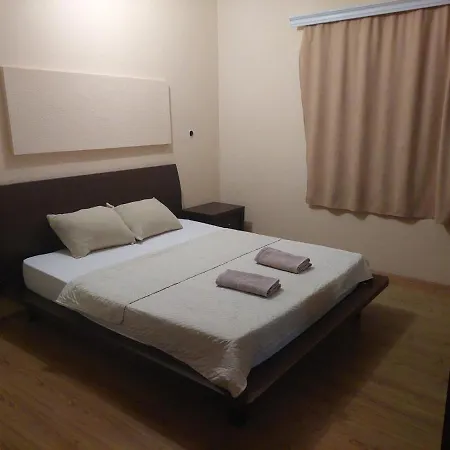 Shale And Guest house *