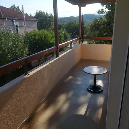 Guest house Shale And